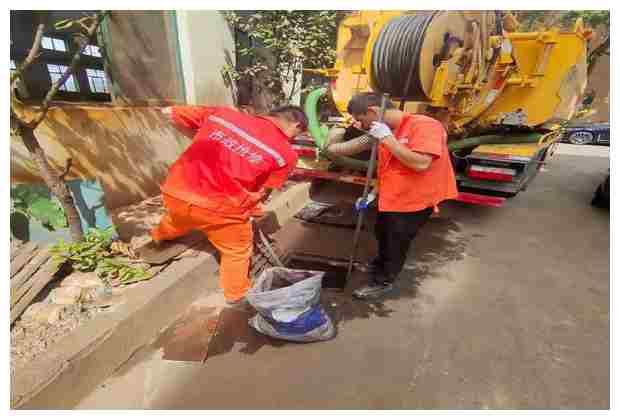 化糞池清理圖片_化糞池清理圖片真實(shí)