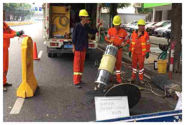 管道清淤機(jī)器人工作原理視頻講解